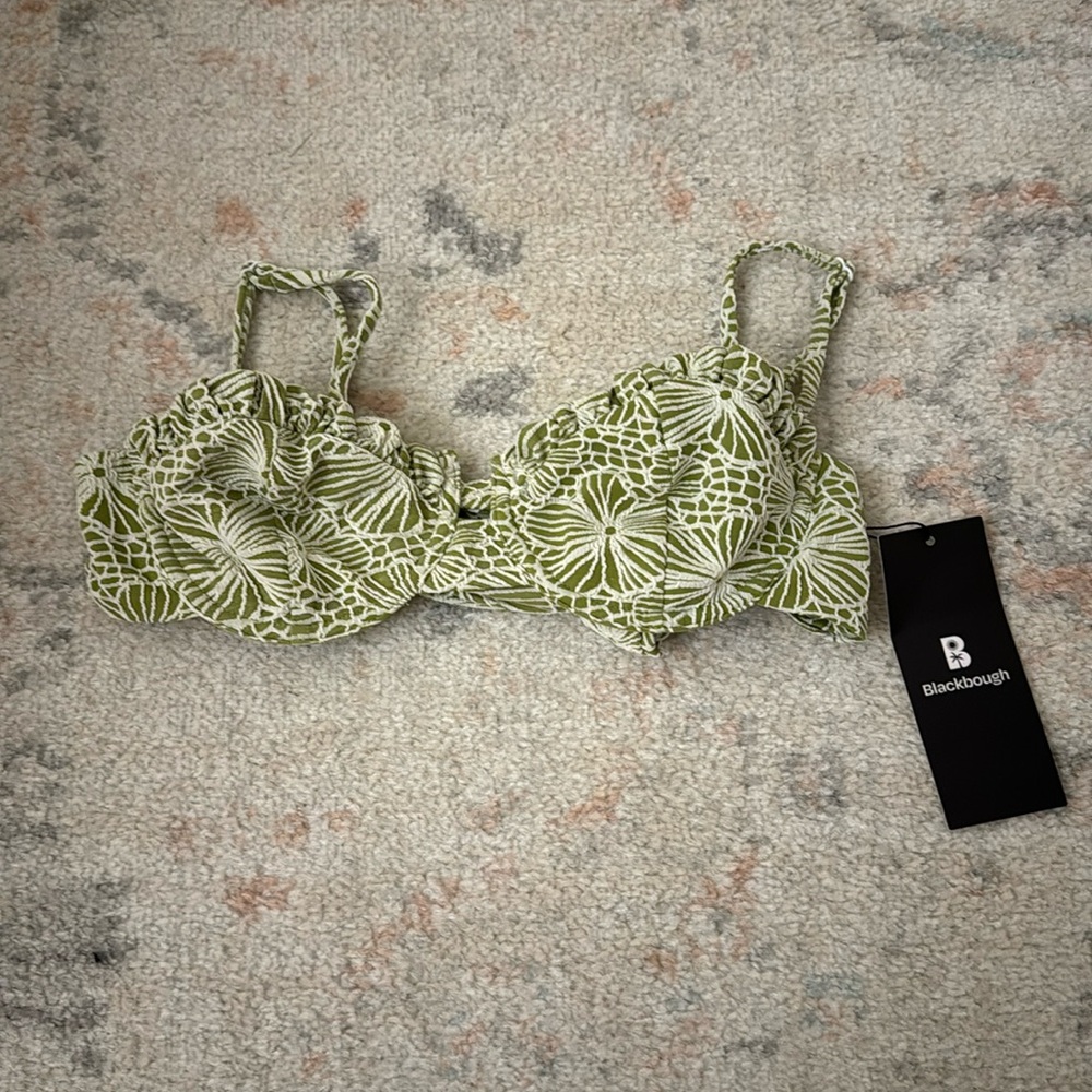 Blackbough Audrey Ruched Underwire Top / Sage Jacquard
NWT size Large